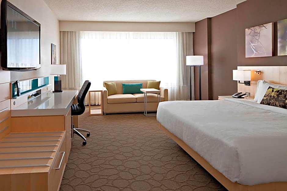 Delta Hotels by Marriott Edmonton South Conference Centre