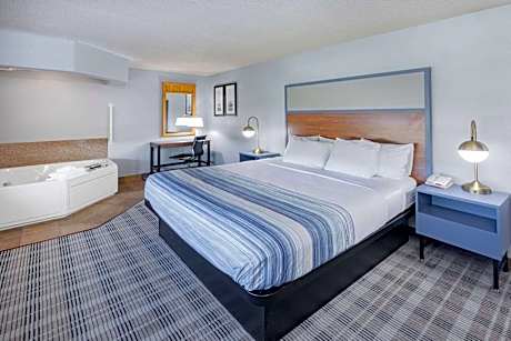 One-Bedroom King Suite - Non-Smoking