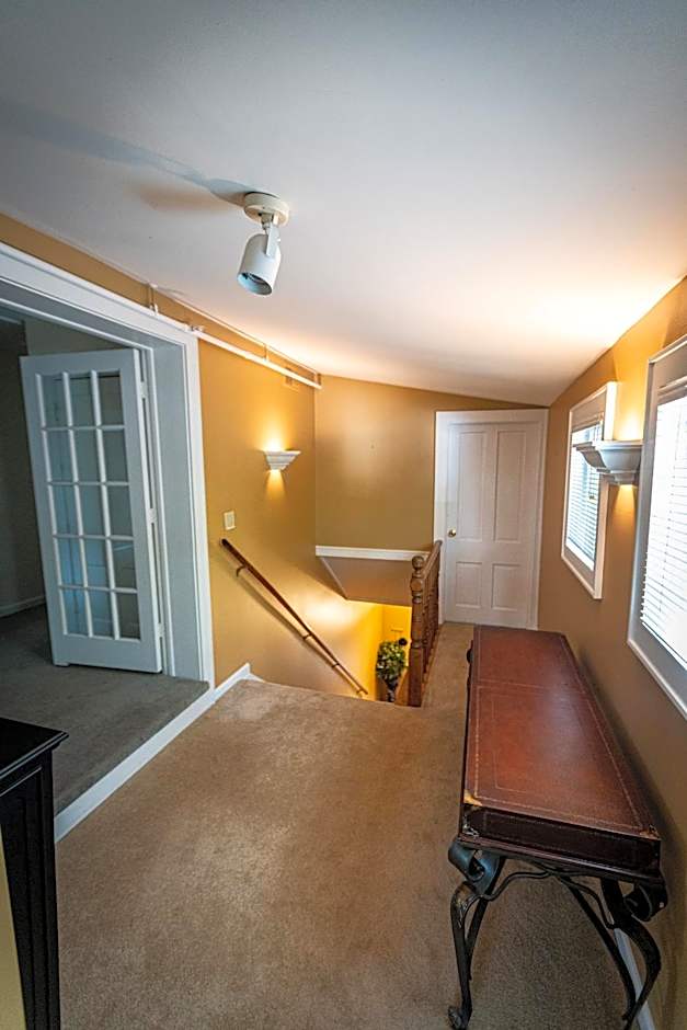 Photo 1 of 10 of 3 Bedroom Apartment