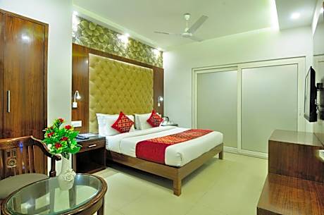 Superior Deluxe Double or Twin Room