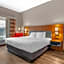 Country Inn & Suites by Radisson, West Bend, WI