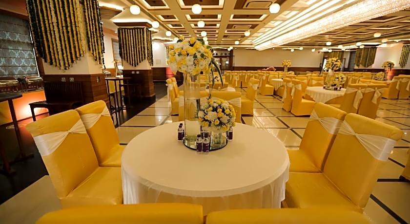 Hotel Saffron Leaf