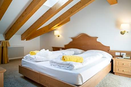 Deluxe Double Room - Attic