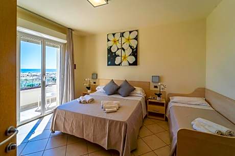 Triple Room with Sea View