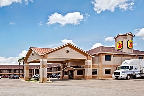 Super 8 by Wyndham Baytown I-10