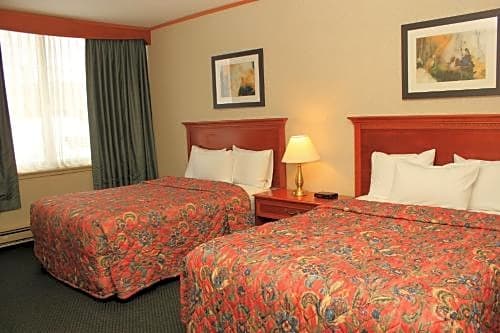 Travelodge Hotel by Wyndham Montreal Airport