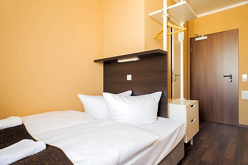 Apple City Hotel