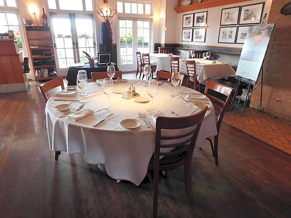 Pine Inn - Carmel