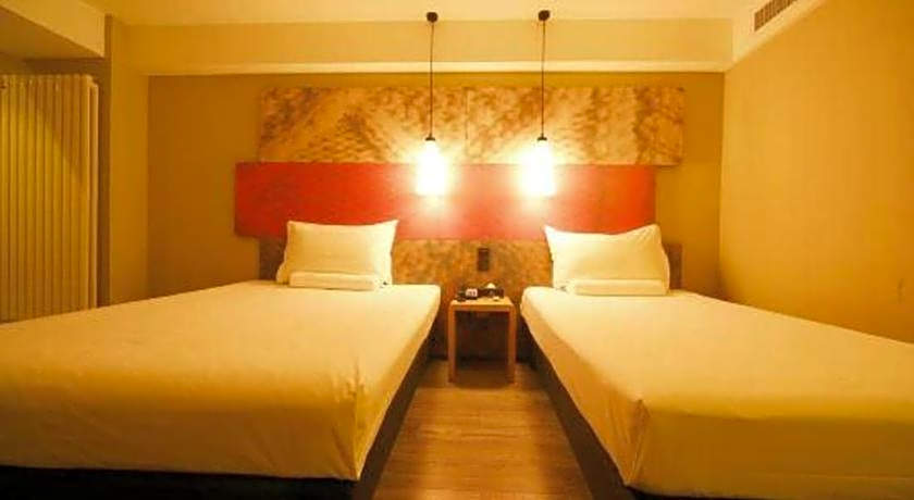 ibis Shenyang north station