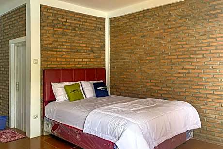 Urbanview Hotel Villa Q Gisting by RedDoorz