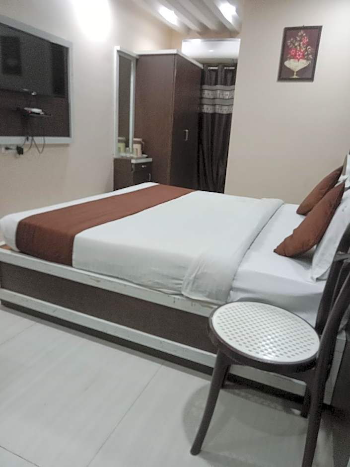 HOTEL R K PALACE