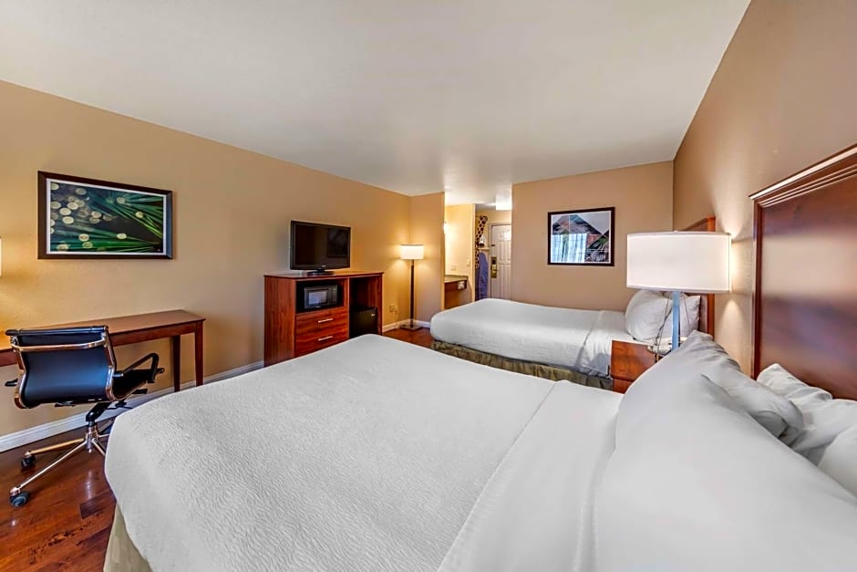 Best Western Plus John Jay Inn & Suites