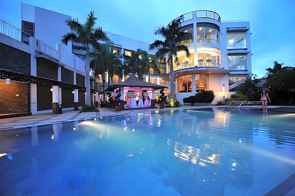 The Avenue Plaza Hotel