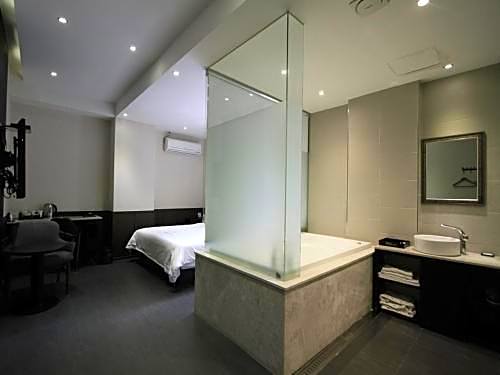 Almond Hotel Busan Station