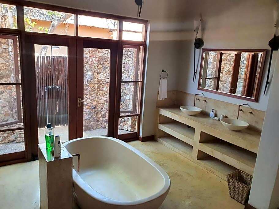 Zebula Golf and Wildlife Estate - Nagapie 12 Pax- Moi Signature Luxury villa