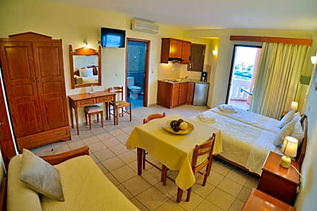 Studio with Partial Sea View