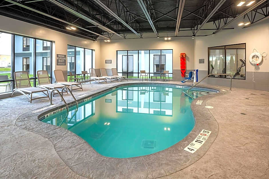 Comfort Inn & Suites Buffalo Airport