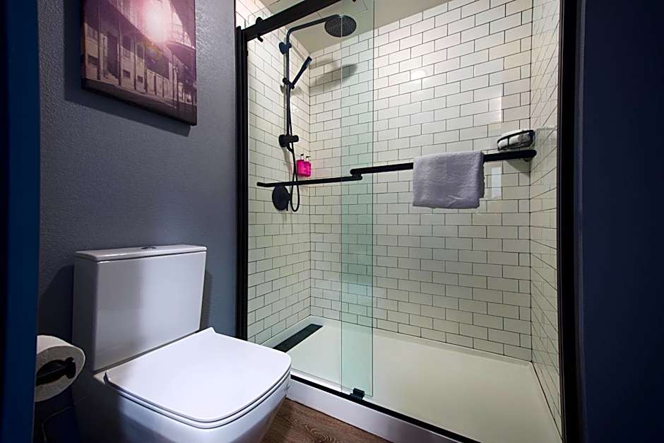 Moxy by Marriott New Orleans Downtown/French Quarter Area