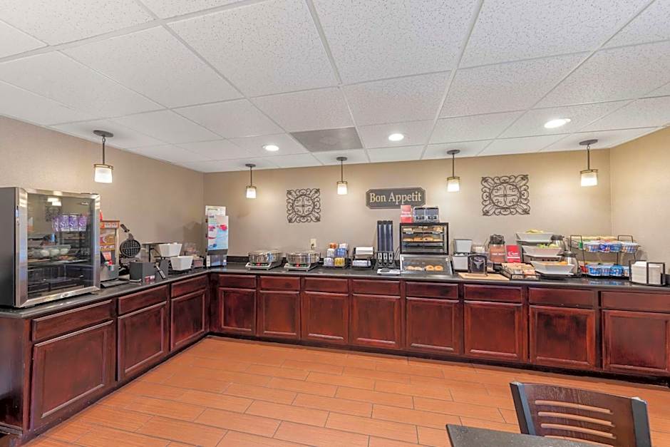 Best Western Plus Russellville Hotel and Suites