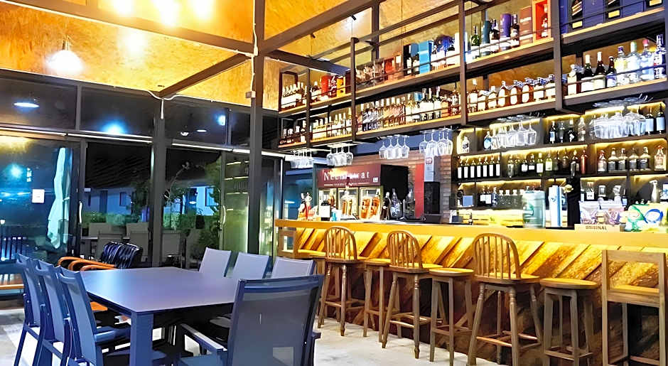 Neenlawat Riverside