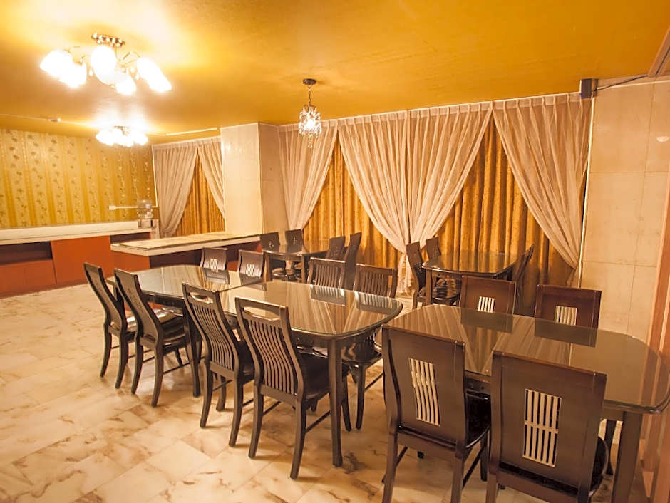 Gene Long Haiy Att Hotel