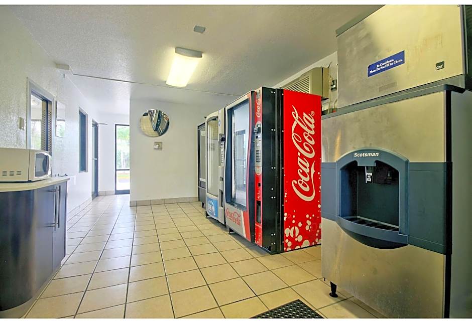 Motel 6 Dania Beach, FL