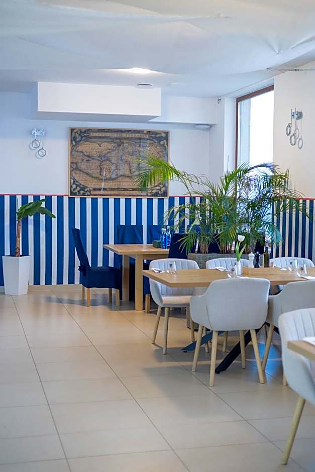 Relax place & restaurant