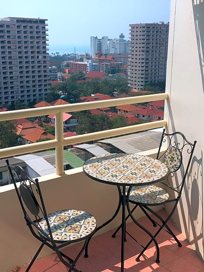 View Talay 1B by Franco Jontiem – Pattaya, DC