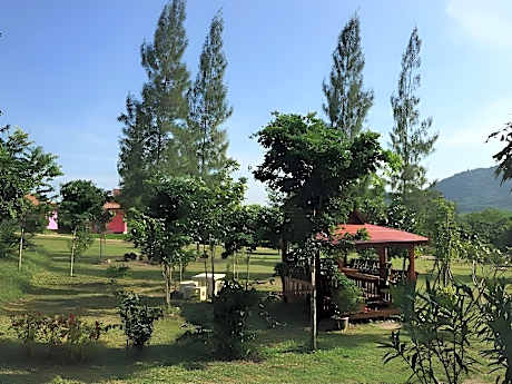 Kaengkachan Lake Hill Resort