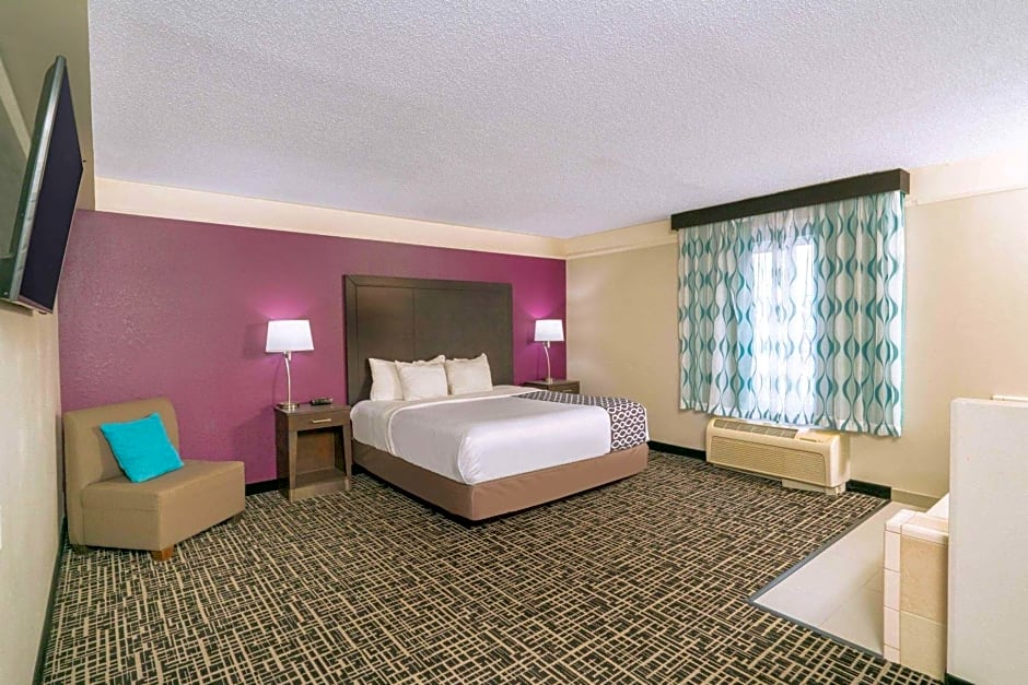 La Quinta Inn & Suites by Wyndham Albany Airport