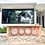 Miss Hong House