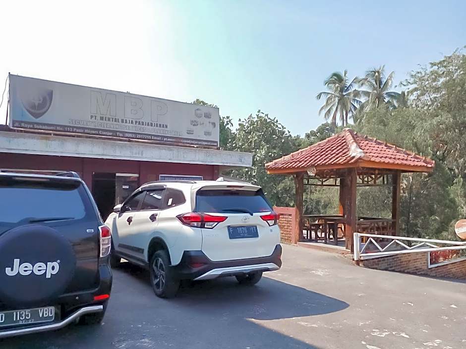 Urbanview Hotel Rio Life House Cianjur by RedDoorz