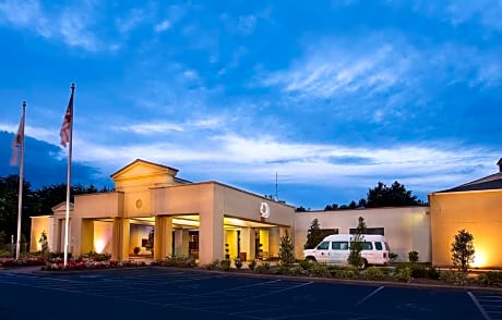DoubleTree by Hilton Charlotte Airport