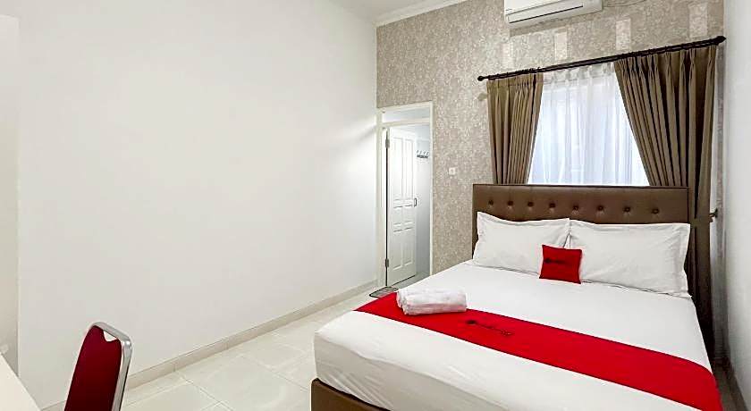 RedDoorz @ Griya Martha Sumber Solo