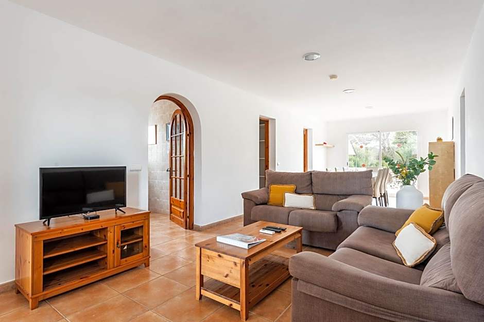 Villa Binisaret I by Mauter Villas