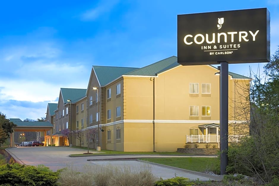 Country Inn & Suites by Radisson, Columbia, MO