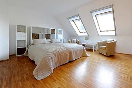 One-Bedroom Apartment with Balcony