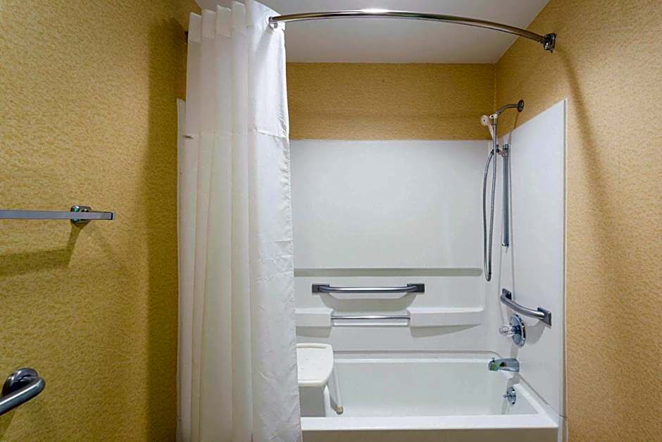 Ramada by Wyndham Bettendorf