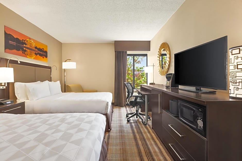 Holiday Inn Washington-Dulles International Airport By IHG