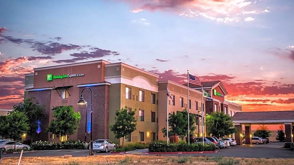 Holiday Inn Express Hotel & Suites Lincoln-Roseville Area By IHG
