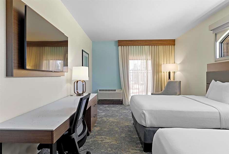 La Quinta Inn & Suites by Wyndham Santa Cruz