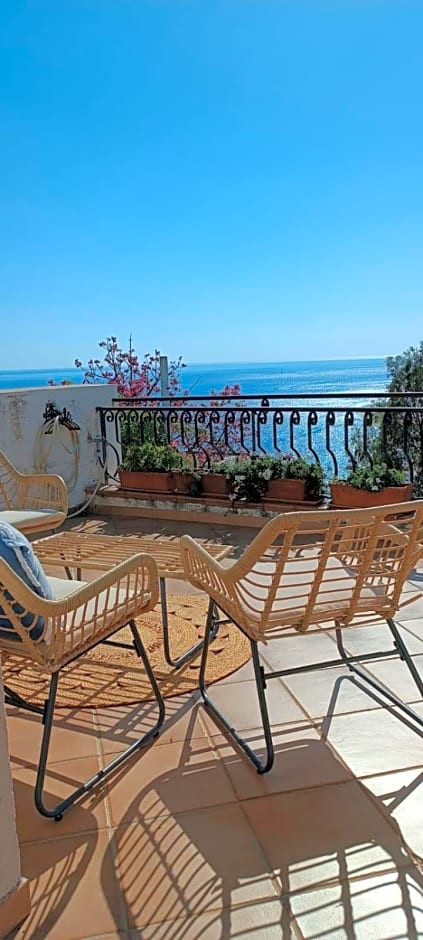 VelaLatina Residence B&B Soverato - Camera Maestrale & Camera Tramontana