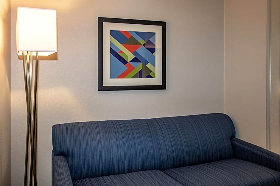 Holiday Inn Express Hotel & Suites Roseville - Galleria Area By IHG