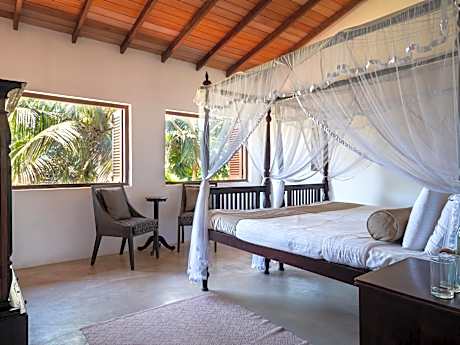 Villa - Beach Front