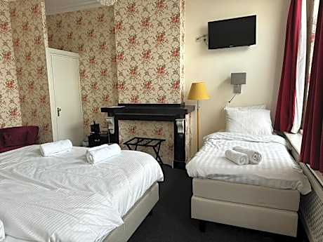 Family Room (3 Adults)