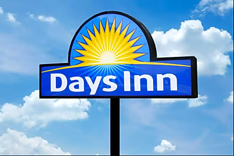 Days Inn & Suites by Wyndham Brewton