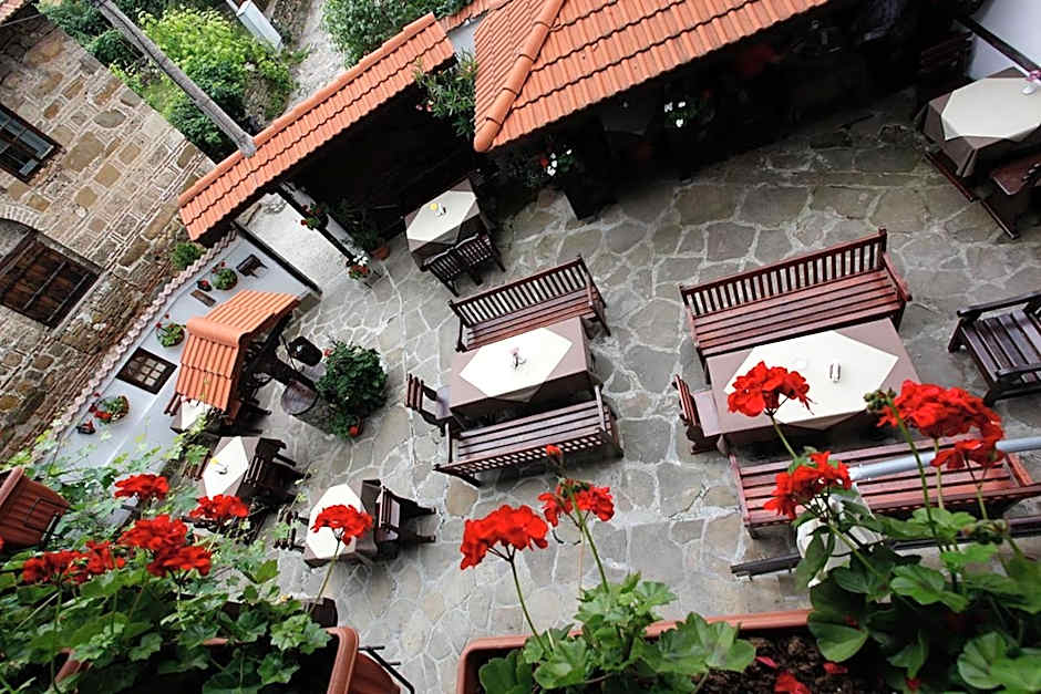 Family Hotel Varosha 2003