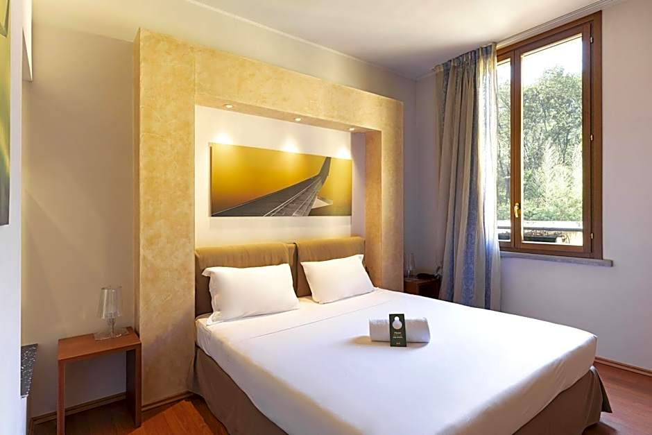 Photo 1 of 50 of B&B Hotel Malpensa Lago Maggiore