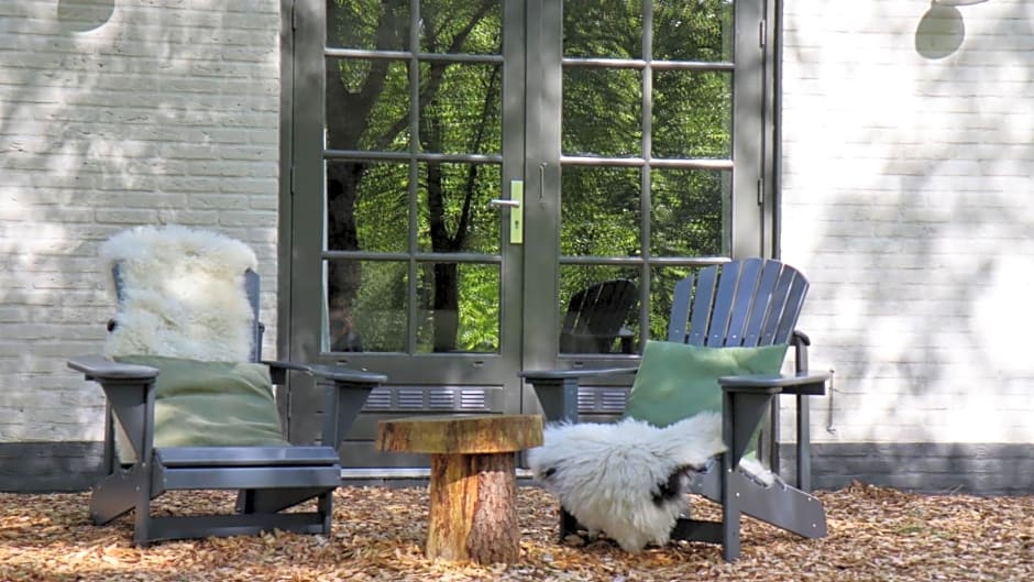 Inn The Woods - Private Stay