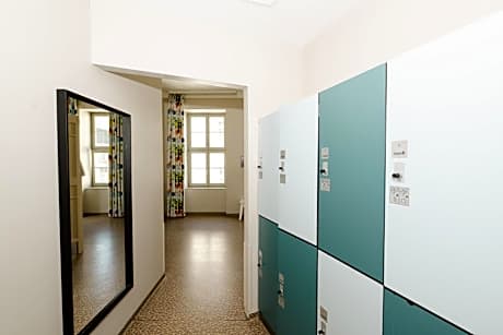 8-Bed Mixed Dormitory Room